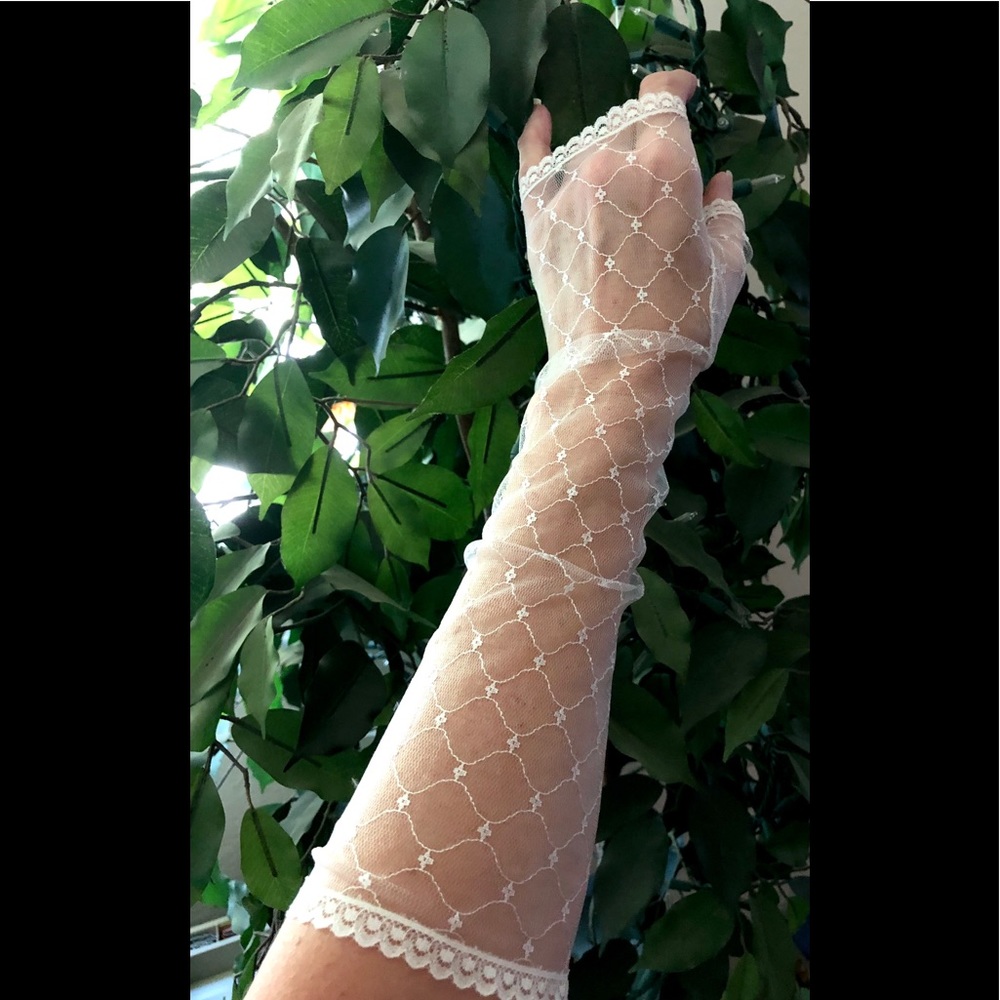 White Fingerless Gloves